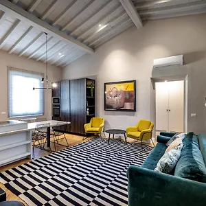 Appartamento Hs4u Ricasoli Luxury Near Duomo N.2